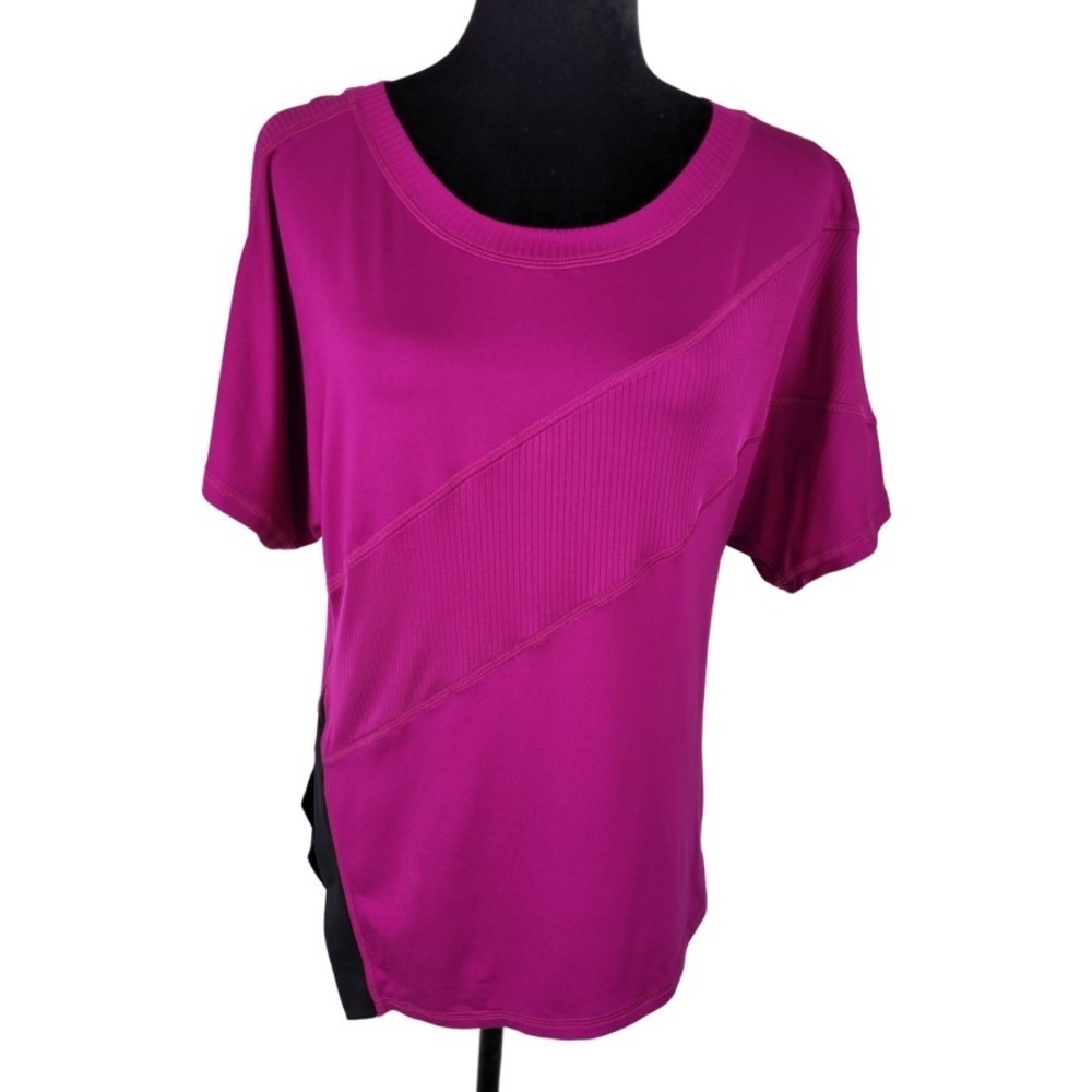 ✅ C9 Champion Woman’s Short sleeve asymmetrical slit hem active shirt XS loose